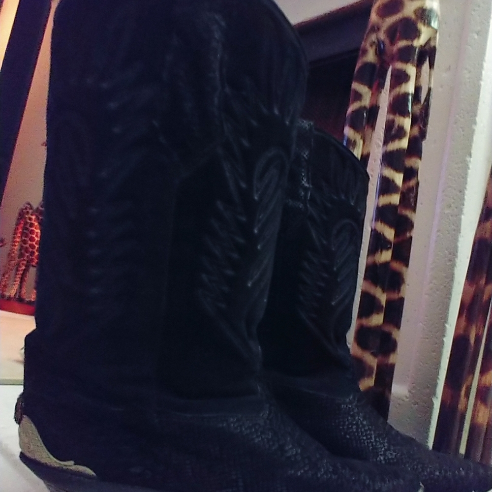 Vintage Zodiac 1980s Black Suede  womans Cowboy Bo